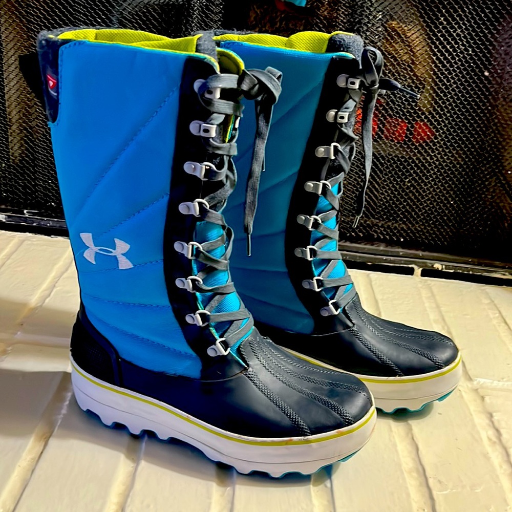Under Armour Snow Boots W size 8.5